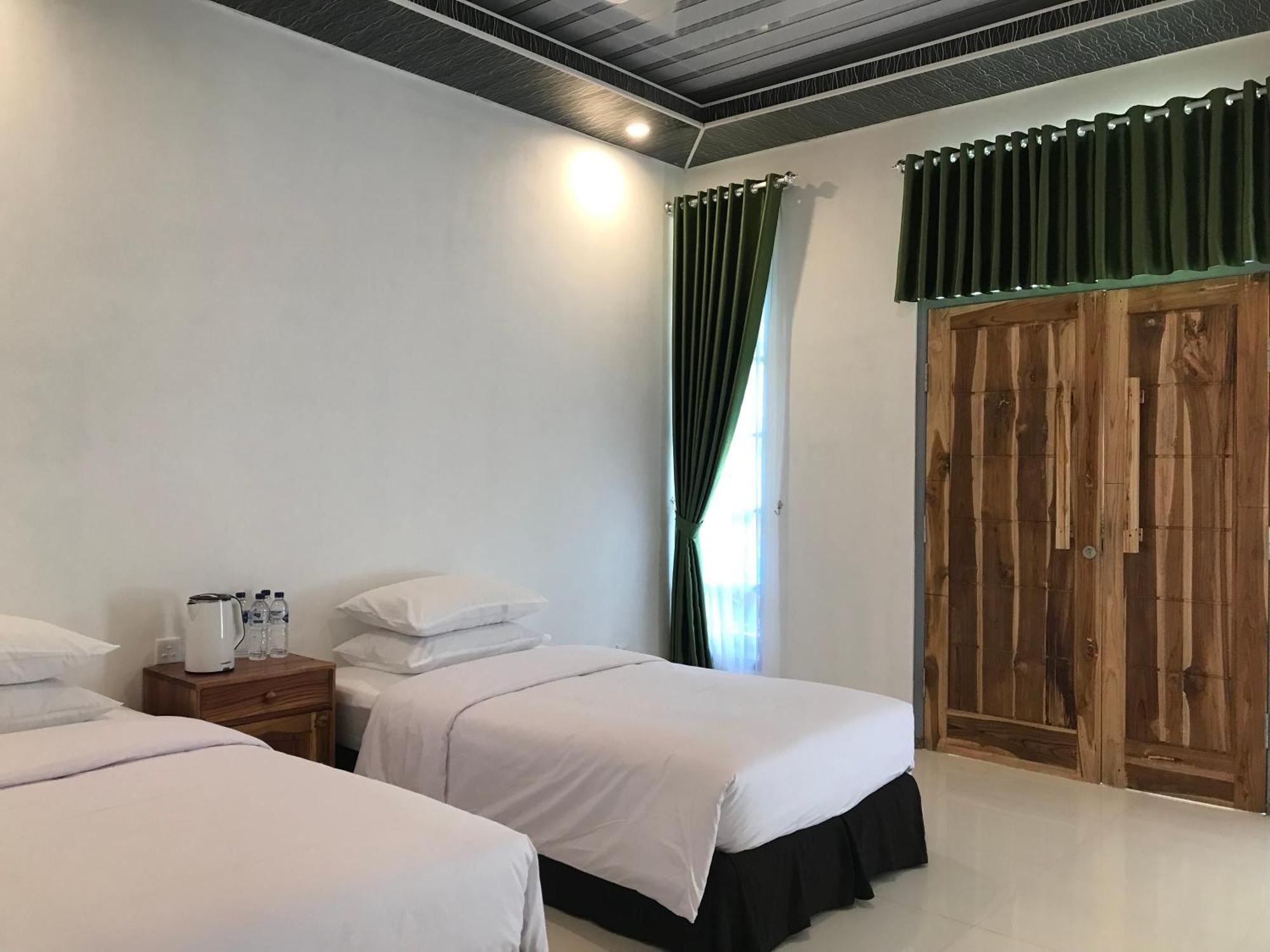 Labuhan Pandan Pohon Purba Resort & Restaurant מראה חיצוני תמונה