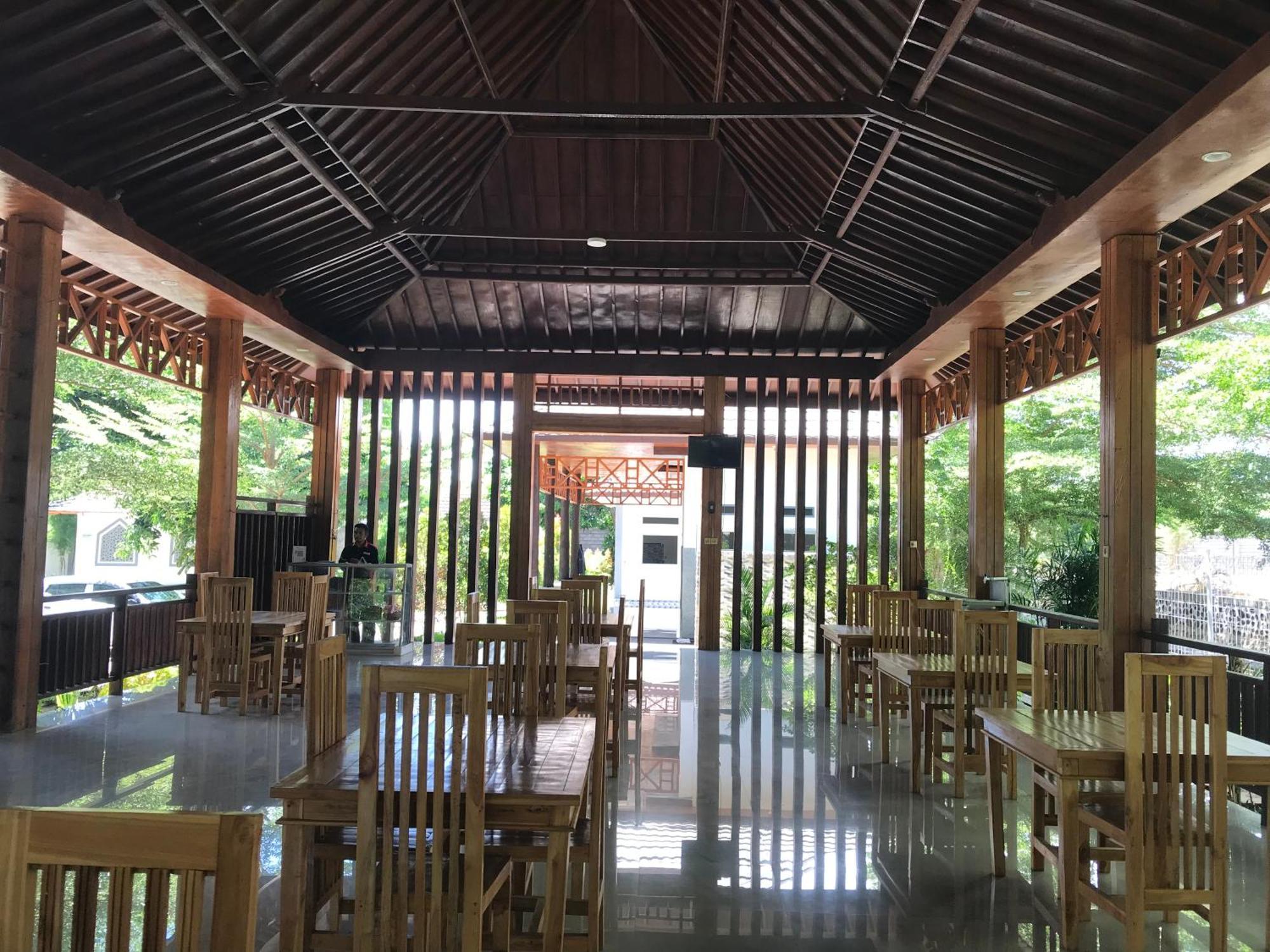 Labuhan Pandan Pohon Purba Resort & Restaurant מראה חיצוני תמונה