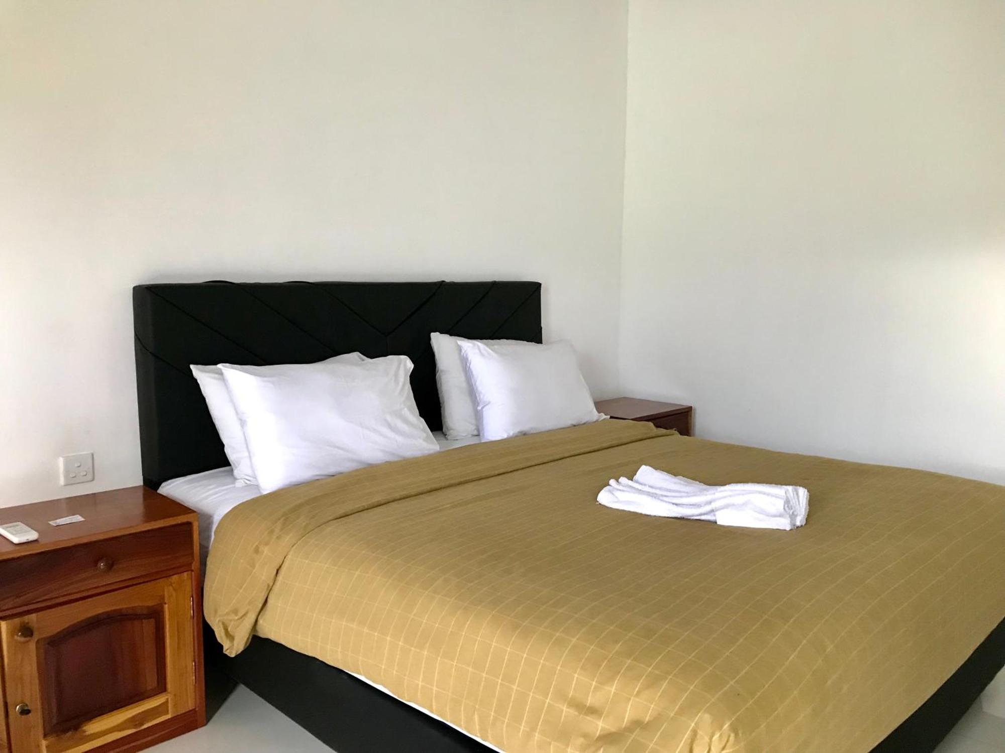 Labuhan Pandan Pohon Purba Resort & Restaurant מראה חיצוני תמונה