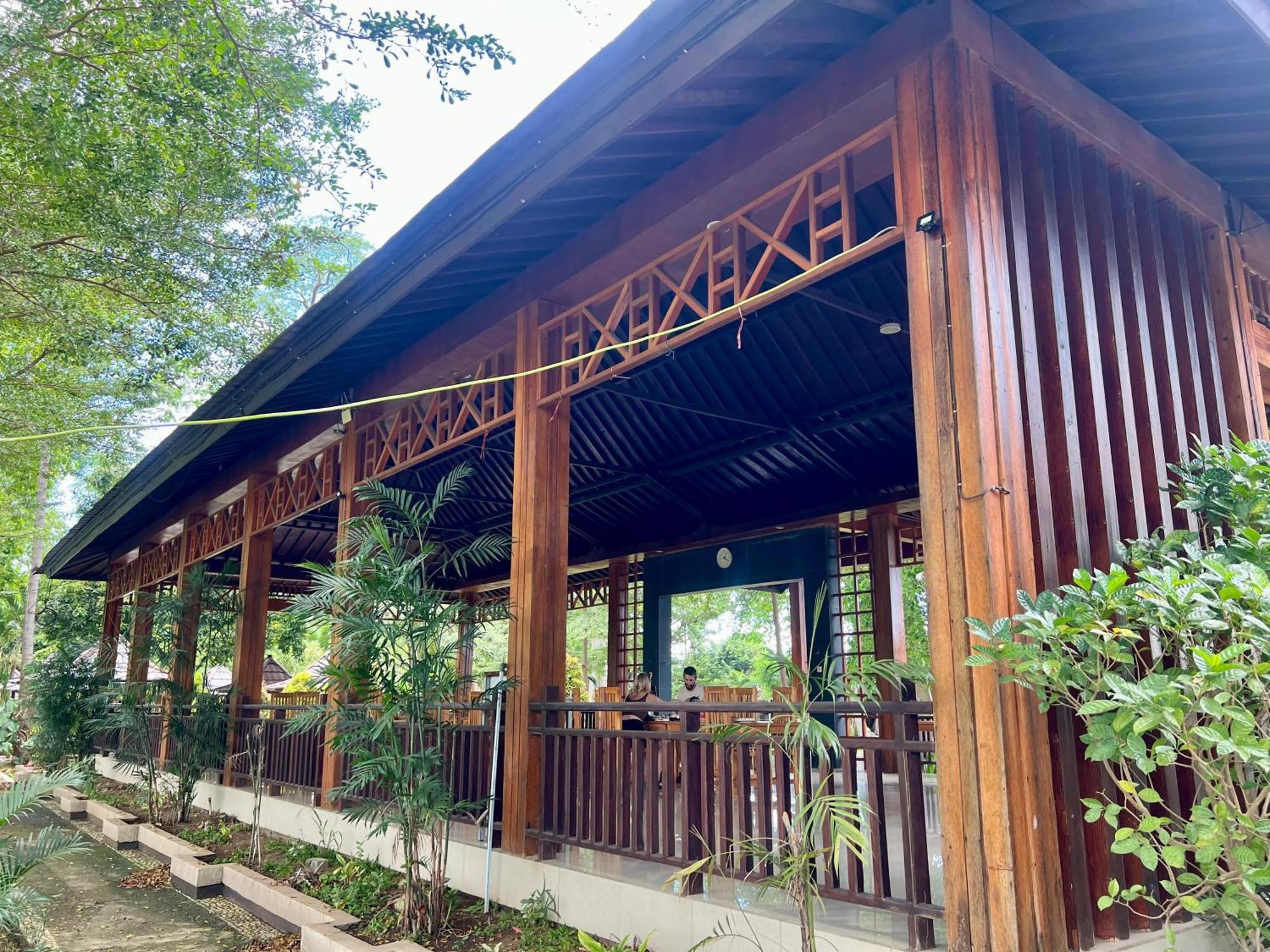 Labuhan Pandan Pohon Purba Resort & Restaurant מראה חיצוני תמונה
