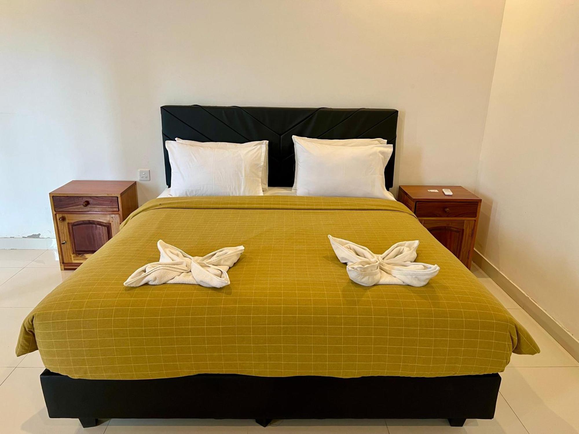 Labuhan Pandan Pohon Purba Resort & Restaurant מראה חיצוני תמונה