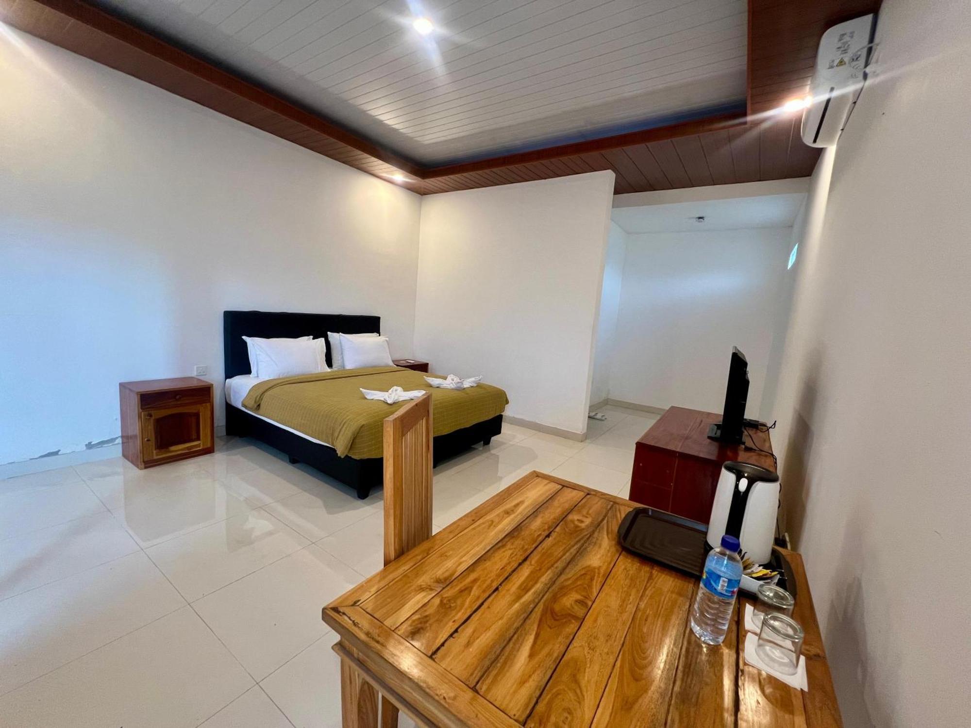 Labuhan Pandan Pohon Purba Resort & Restaurant מראה חיצוני תמונה