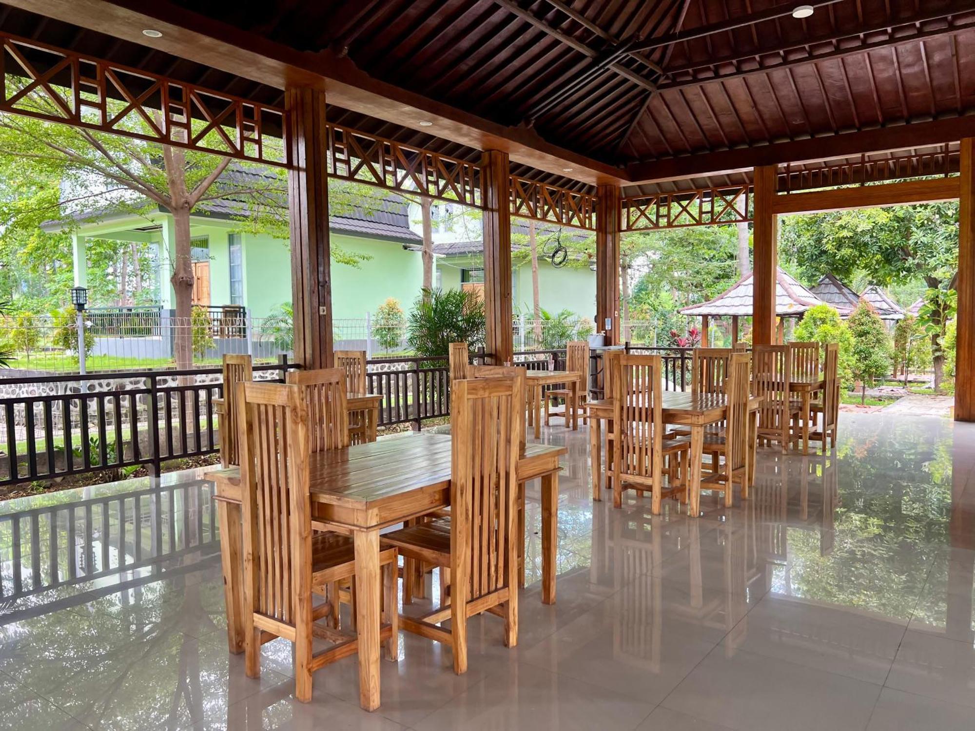 Labuhan Pandan Pohon Purba Resort & Restaurant מראה חיצוני תמונה